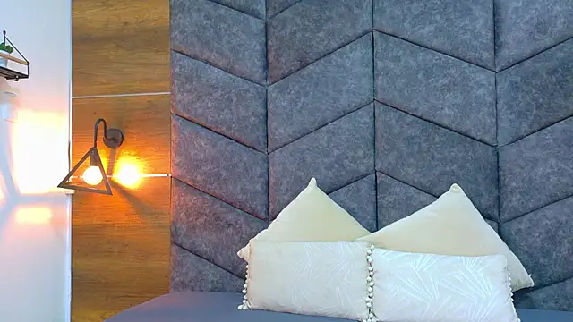 AmberStonne   online show from February 13, 2026, 2:51 am