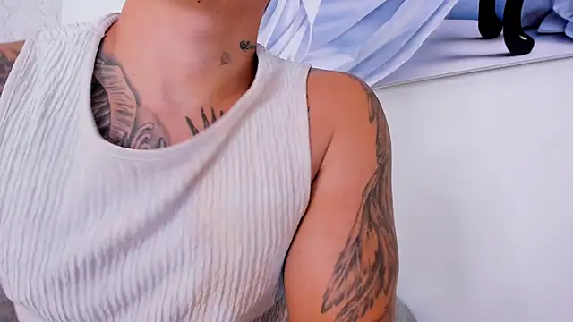 Snapshot of MassimoCo_ chatting on February 7, 2026, 9:02 am MassimoCo online show from February 7, 2026, 9:02 am