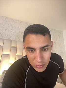 Snapshot of MassimoCo_ chatting on March 11, 2026, 11:33 pm MassimoCo online show from March 11, 2026, 11:33 pm