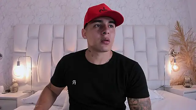 Snapshot of MassimoCo_ chatting on March 14, 2026, 12:06 am MassimoCo online show from March 14, 2026, 12:06 am