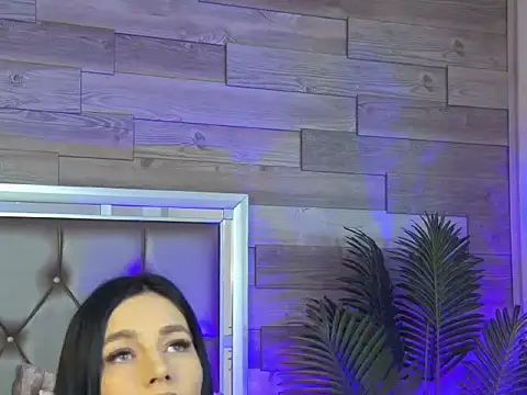 AmberCharm online show from February 3, 2026, 7:35 am