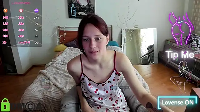 Lily Viola online show from May 6, 2026, 7:35 am