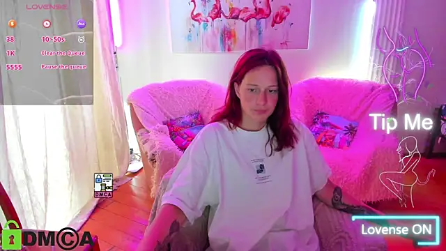 Lily Viola online show from June 15, 2026, 7:32 am