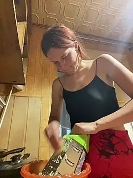 Lily Viola online show from June 23, 2026, 5:11 pm