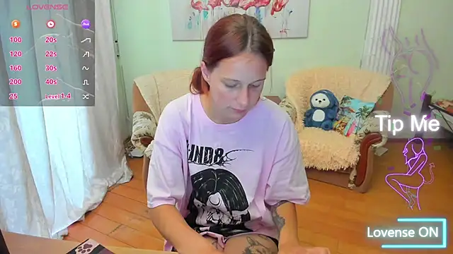 Lily Viola online show from July 3, 2026, 1:28 pm