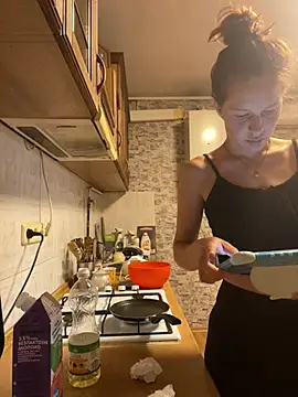 Lily Viola online show from July 12, 2026, 4:47 am
