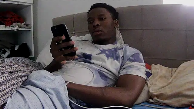 Snapshot of Bigchocco chatting on April 13, 2026, 3:50 pm Bigchocco online show from April 13, 2026, 3:50 pm