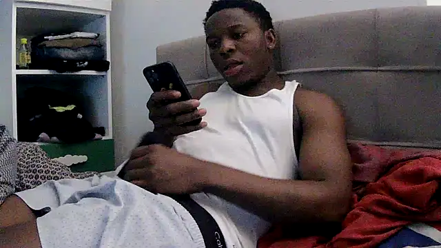 Snapshot of Bigchocco chatting on April 18, 2026, 12:20 pm Bigchocco online show from April 18, 2026, 12:20 pm