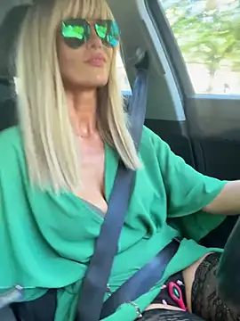 NaughtyNinky online show from May 6, 2026, 9:25 am