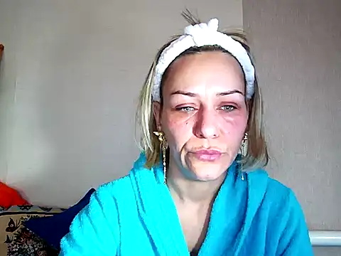 MissKryss online show from February 8, 2026, 5:33 am