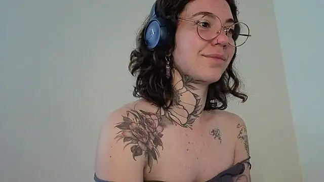 Dirty Pink online show from June 24, 2026, 8:02 am