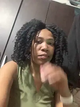 Xsexysnow33s online show from May 24, 2026, 11:48 am