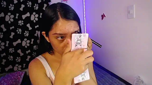 EmilyButterflyx online show from February 9, 2026, 1:09 am