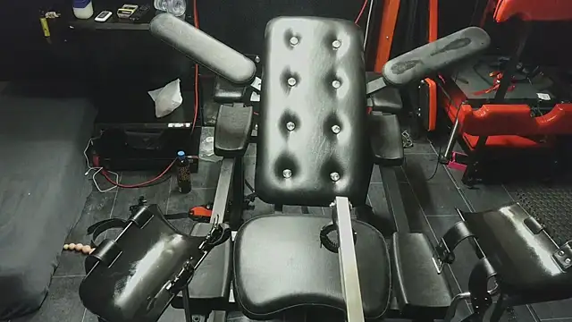 Snapshot of ashleyandtommy1 chatting on January 11, 2026, 8:36 pm ashleyandtommy1 online show from January 11, 2026, 8:36 pm