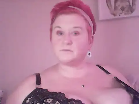 Snapshot of BustyRedxx chatting on March 17, 2026, 11:24 am BustyRedxx online show from March 17, 2026, 11:24 am