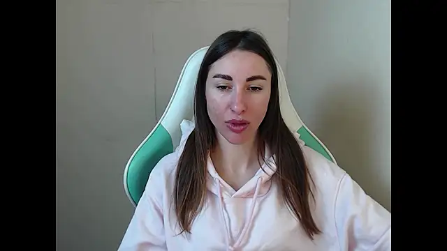 cammila horn online show from March 9, 2026, 7:01 am