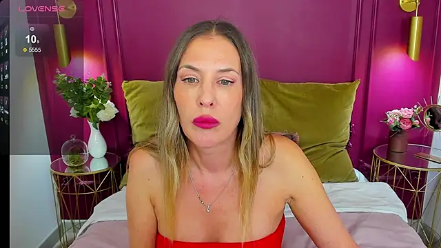 IssabelXO online show from March 8, 2026, 1:26 pm