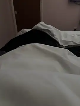 Pusinka32 online show from February 2, 2026, 1:10 pm