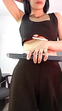 saray reesee online show from February 21, 2026, 7:59 pm