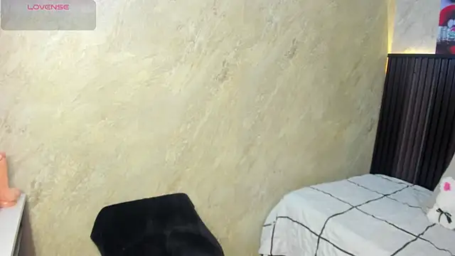 Snapshot of tanisha__lux chatting on February 7, 2026, 7:50 pm tanisha lux online show from February 7, 2026, 7:50 pm