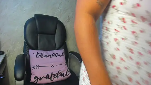 Snapshot of tanisha__lux chatting on February 27, 2026, 7:47 pm tanisha lux online show from February 27, 2026, 7:47 pm