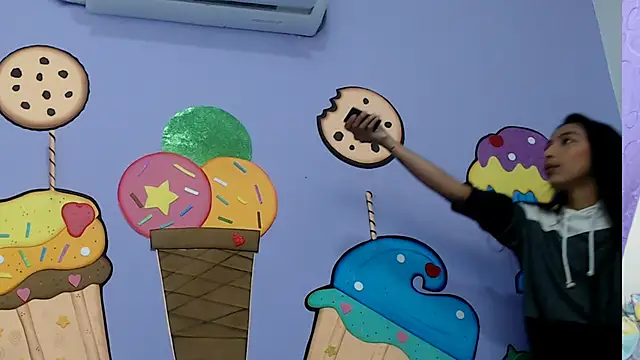 skinnysexzara18 online show from February 9, 2026, 1:31 am