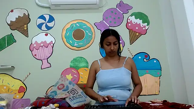 skinnysexzara18 online show from March 21, 2026, 2:16 am