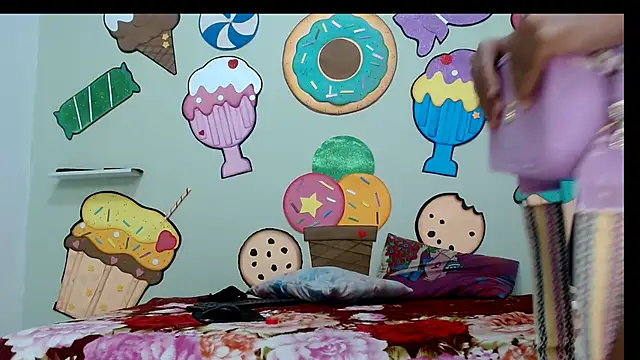 skinnysexzara18 online show from March 25, 2026, 1:50 pm