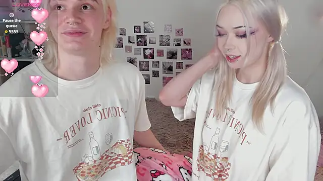 SweetheartsFriends online show from May 7, 2026, 1:11 am