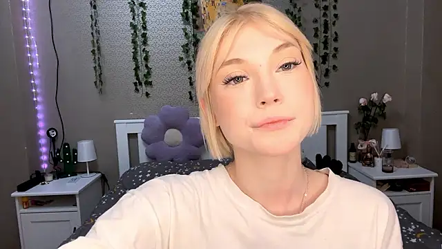 Snapshot of LlsabethHaze chatting on February 3, 2026, 2:33 pm LlsabethHaze online show from February 3, 2026, 2:33 pm