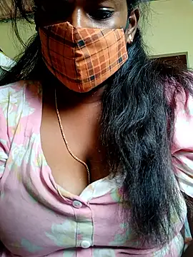 Milky Julia online show from March 8, 2026, 6:39 am