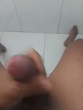 Aislan17 online show from February 2, 2026, 7:23 pm