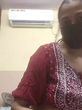 Snapshot of Hot_mahi678 chatting on July 10, 2026, 6:28 am Hot mahi678 online show from July 10, 2026, 6:28 am
