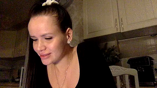 Yaroliss online show from February 13, 2026, 3:41 pm