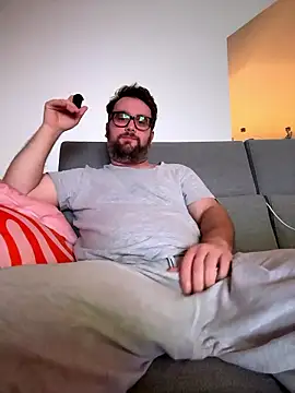 Snapshot of Dominic2295 chatting on January 16, 2026, 4:27 am Dominic2295 online show from January 16, 2026, 4:27 am