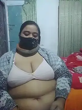 Snapshot of momo_loves chatting on February 9, 2026, 11:14 am momo loves online show from February 9, 2026, 11:14 am