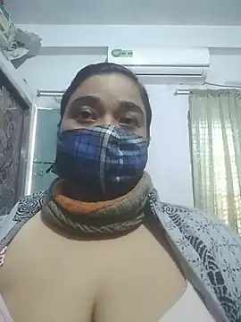 Snapshot of momo_loves chatting on February 13, 2026, 4:08 am momo loves online show from February 13, 2026, 4:08 am