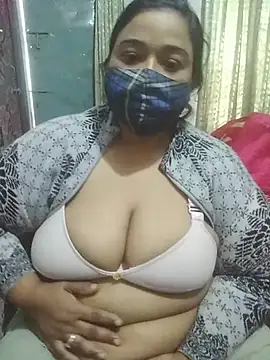 Snapshot of momo_loves chatting on February 19, 2026, 5:25 am momo loves online show from February 19, 2026, 5:25 am