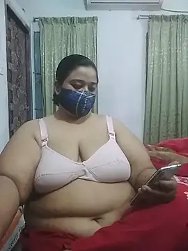 Snapshot of momo_loves chatting on March 1, 2026, 5:37 pm momo loves online show from March 1, 2026, 5:37 pm