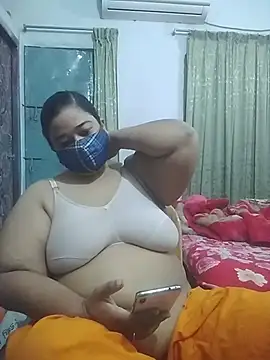 Snapshot of momo_loves chatting on March 8, 2026, 7:17 pm momo loves online show from March 8, 2026, 7:17 pm