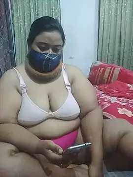 Snapshot of momo_loves chatting on March 11, 2026, 6:36 pm momo loves online show from March 11, 2026, 6:36 pm