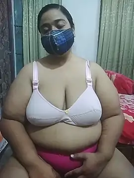 Snapshot of momo_loves chatting on March 17, 2026, 6:00 pm momo loves online show from March 17, 2026, 6:00 pm