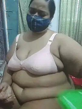 Snapshot of momo_loves chatting on May 11, 2026, 2:17 am momo loves online show from May 11, 2026, 2:17 am