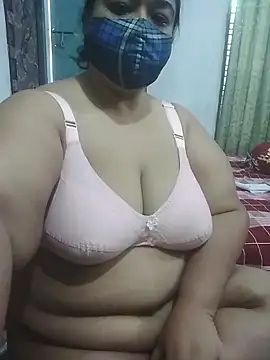 Snapshot of momo_loves chatting on May 27, 2026, 5:15 am momo loves online show from May 27, 2026, 5:15 am