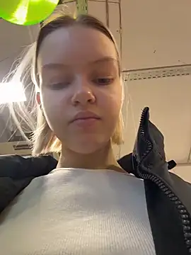 AshleyMur online show from March 22, 2026, 7:01 am