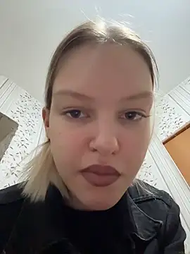 AshleyMur online show from June 17, 2026, 6:27 am