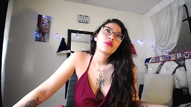 abril onnel online show from December 6, 2024, 5:44 pm
