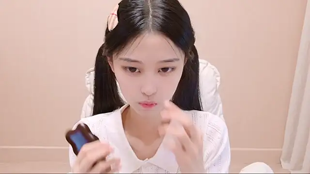 iiiiiiiiiu online show from May 11, 2026, 1:28 pm
