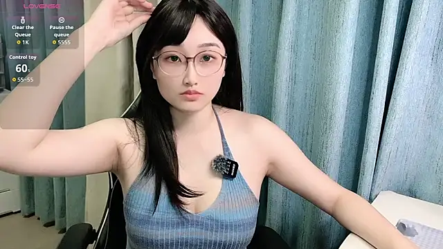 LuLu-lll online show from March 22, 2026, 5:16 pm