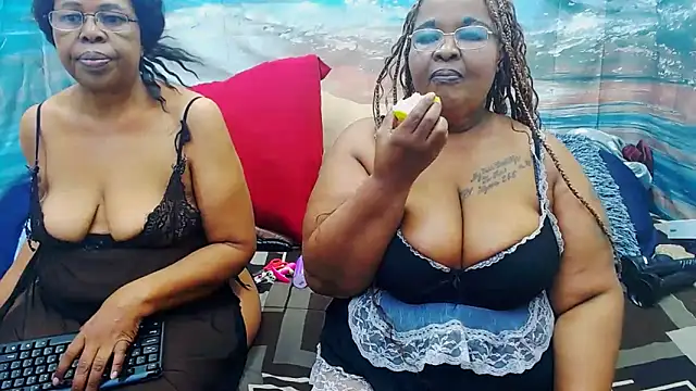 Snapshot of SEXY_MATURExx chatting on June 21, 2026, 4:42 pm SEXY MATURExx online show from June 21, 2026, 4:42 pm